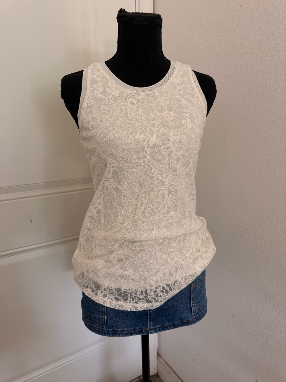 2000s Mossimo Lace Front Tank Top